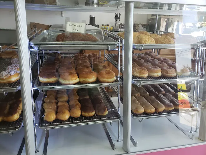 Pam's Donuts and Ice Cream Picture 3