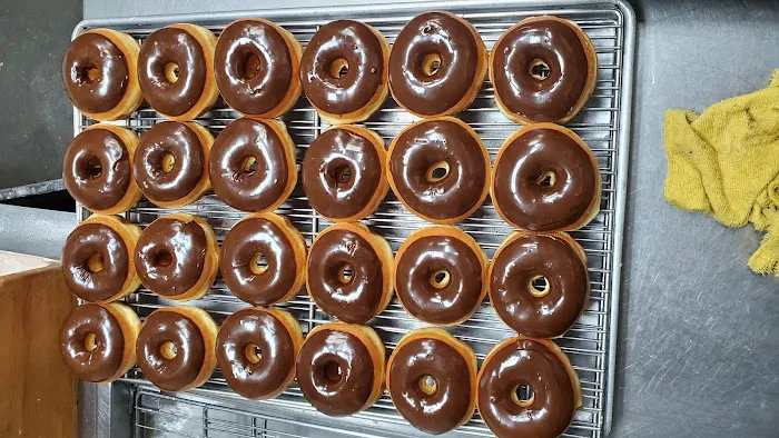 Pam's Donuts and Ice Cream Picture 1