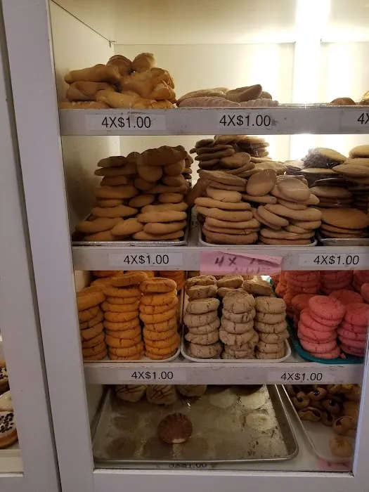 El Milagro Bakery Picture 9