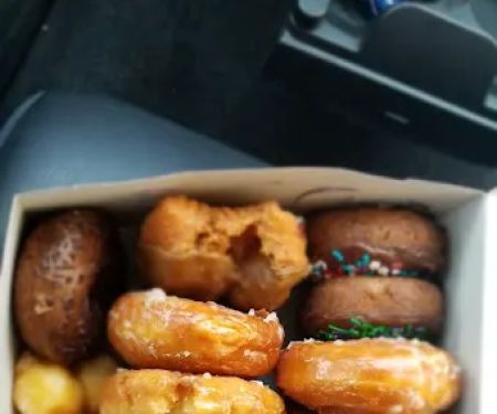 Road Runner Donuts of Upland