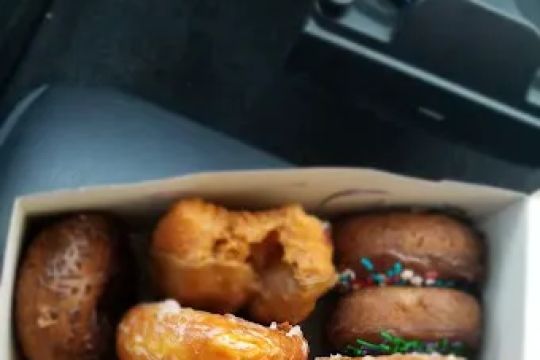 Road Runner Donuts of Upland