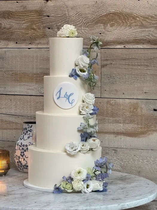 The Frosted Fox Cake Shop Picture 3