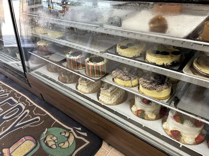 La Dolce Pastry Shoppe Picture 2