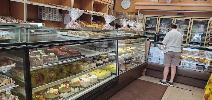 La Dolce Pastry Shoppe Picture 5