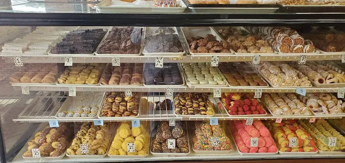 La Dolce Pastry Shoppe Picture 4