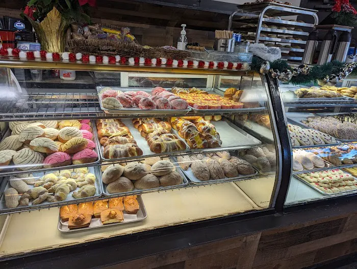El Carrusel Bakery Picture 1
