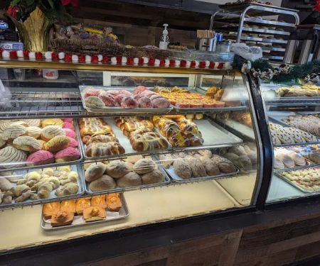 El Carrusel Bakery