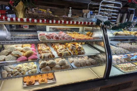 El Carrusel Bakery