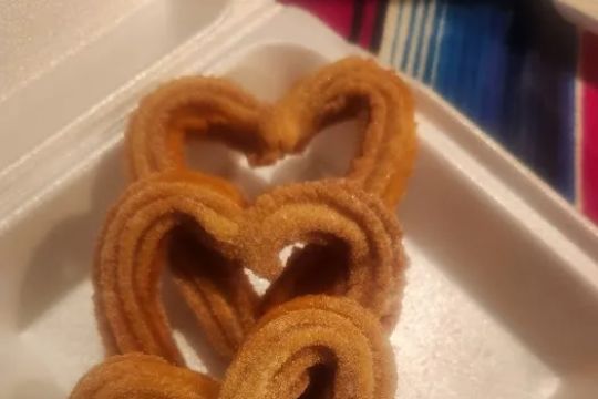 Churros y plu00e1tanos reciu00e9n hechos
