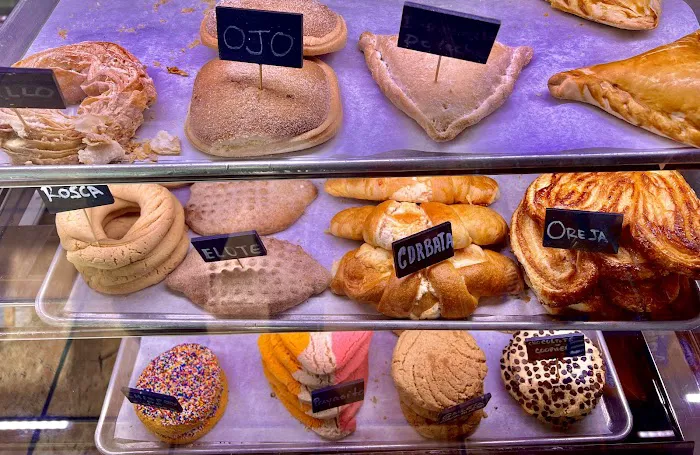 Panaderia Las Americas 2 Picture 5