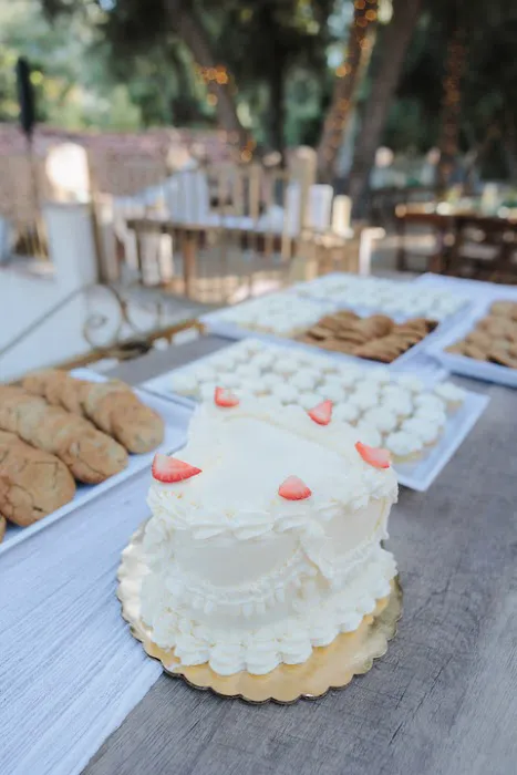 The Shared Piece of Cake Picture 1