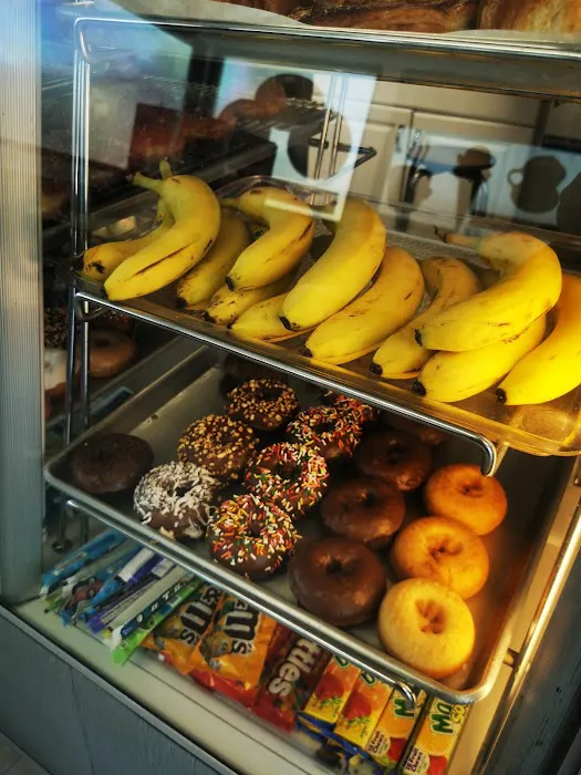 Howard's Donuts & Deli Picture 4