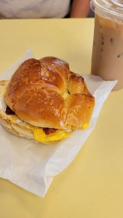 Howard's Donuts & Deli Picture 1
