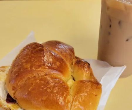 Howard's Donuts & Deli