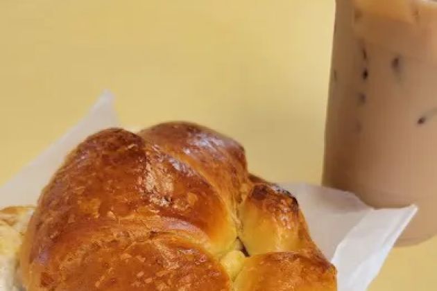 Howard's Donuts & Deli