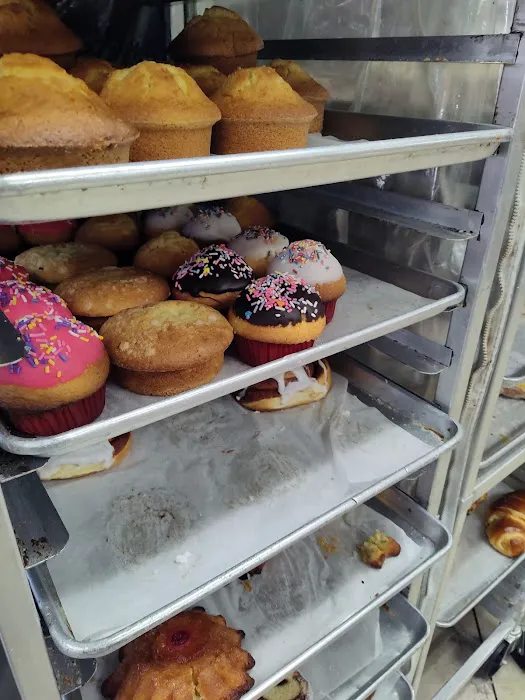 La Estrella Bakery Picture 4