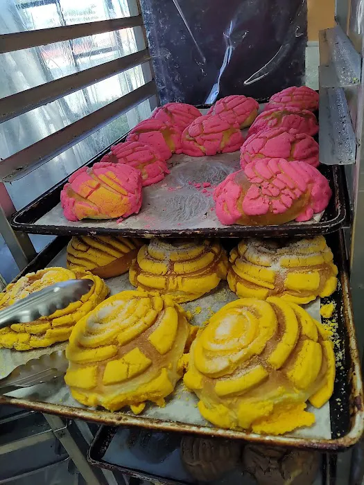 La Estrella Bakery Picture 10