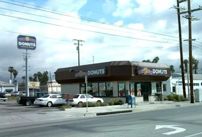 Yum Yum Donuts Picture 9