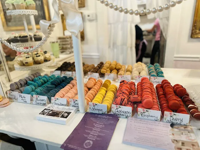 Mademoiselle Macaron Picture 1