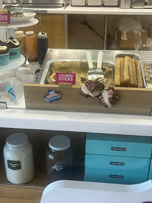 Cinnabon Picture 2