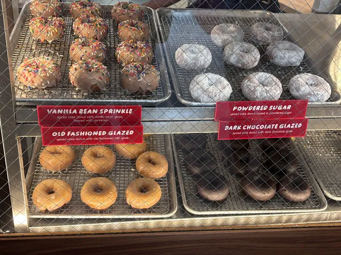 Federal Donuts & Chicken Center City Picture 1