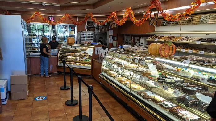 Alfonso's Pastry Shoppe Picture 3