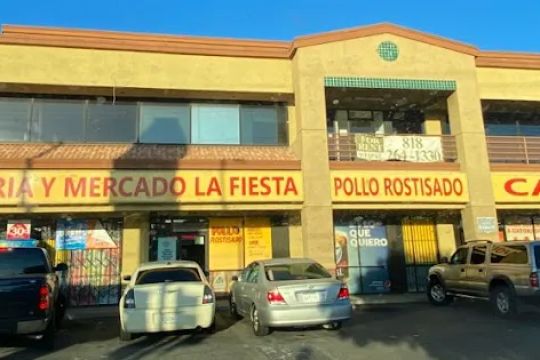 Panaderia Y Mercado La Fiesta