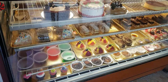Jazmin’s Bakery & Donuts San Fernando Picture 9