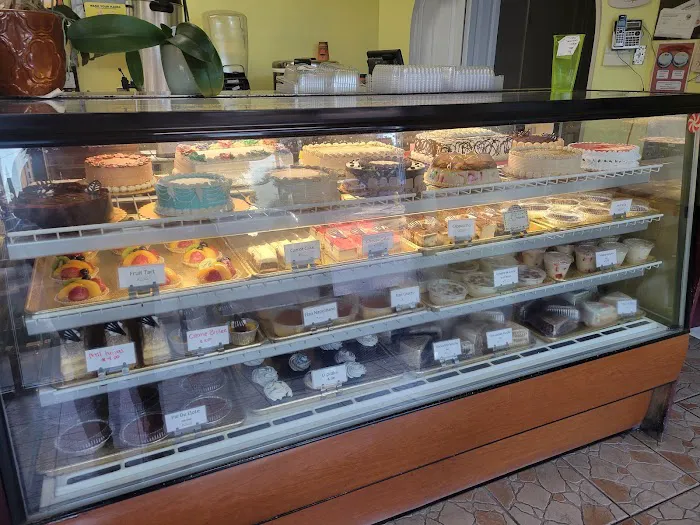 Jazmin’s Bakery & Donuts San Fernando Picture 1