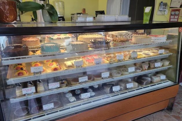 Jazmin’s Bakery & Donuts San Fernando