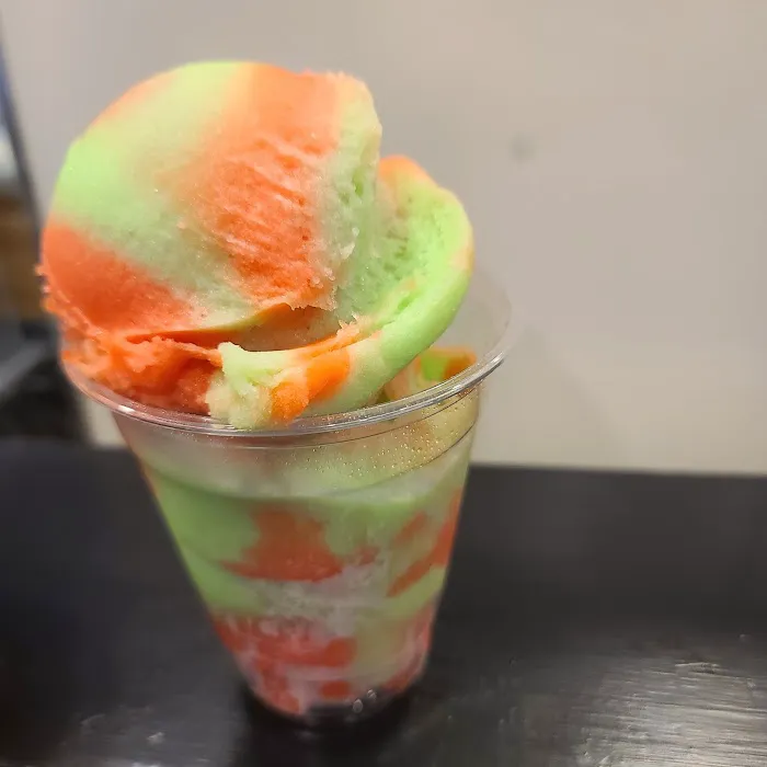 Blue cherry ice cream & bakery Picture 4
