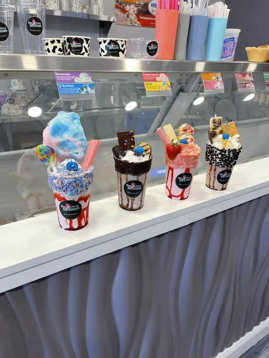 Blue cherry ice cream & bakery Picture 10