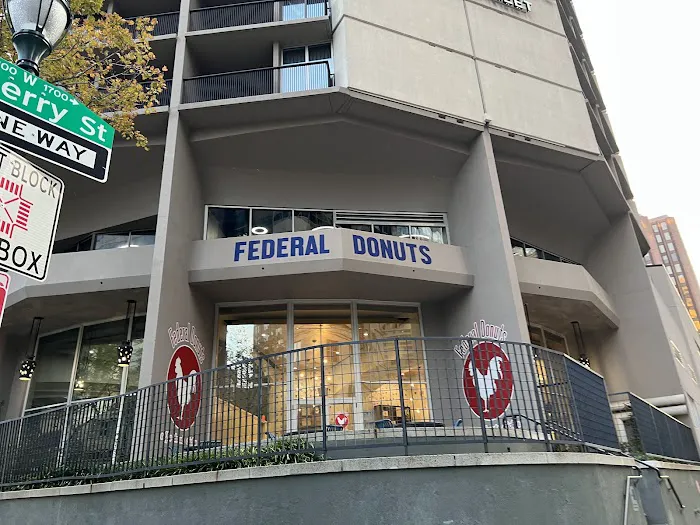 Federal Donuts & Chicken Parkway Picture 2