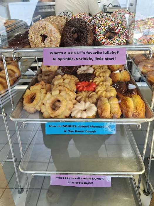 Mama’s Donuts Picture 1