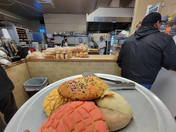 La Pequeña Bakery Picture 2