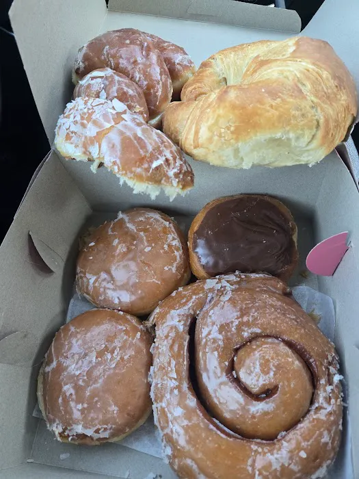Niguel Bakery & Donuts Picture 6