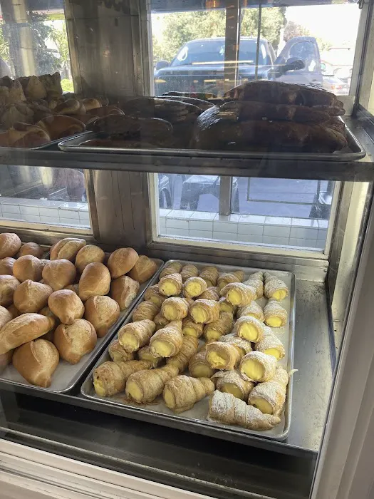 El Campeon Bakery Picture 3