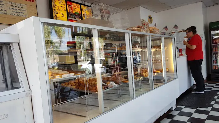 Frankie's Donuts & Deli Picture 9