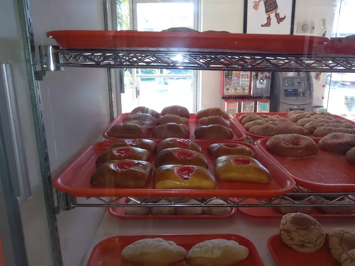 La Fuente Mexican Bakery Picture 4