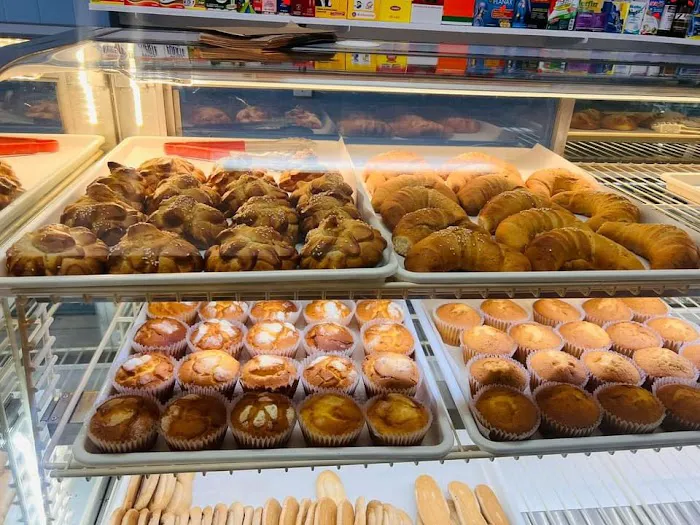 Mercado Latino Y Panaderia Picture 8