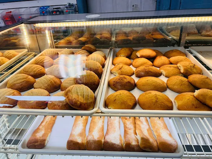 Mercado Latino Y Panaderia Picture 10