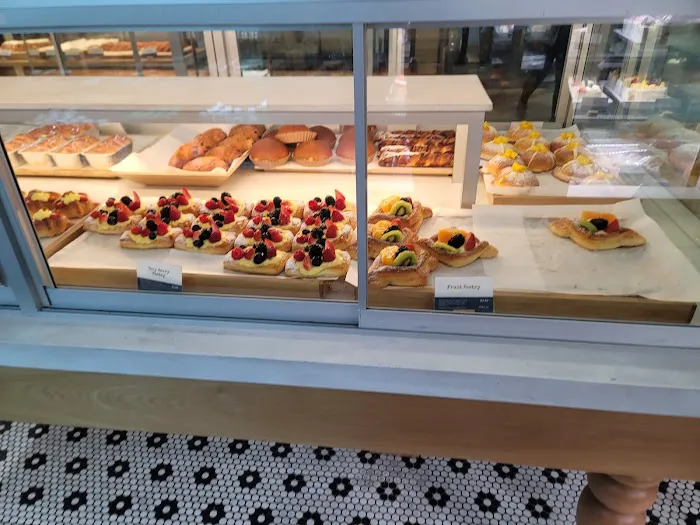 Paris Baguette Picture 3