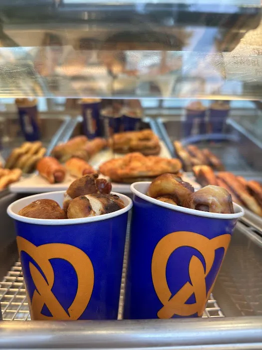 Auntie Annes/Cinnabon/Carvel Picture 5