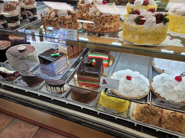 Alfonso's Pastry Shoppe Picture 7