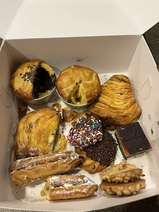 Alfonso's Pastry Shoppe Picture 2