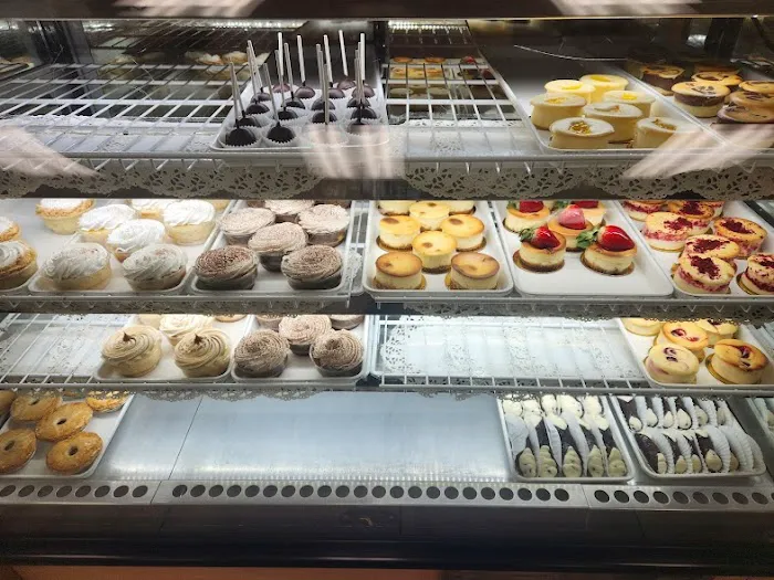 Flamingo Bakery Picture 2