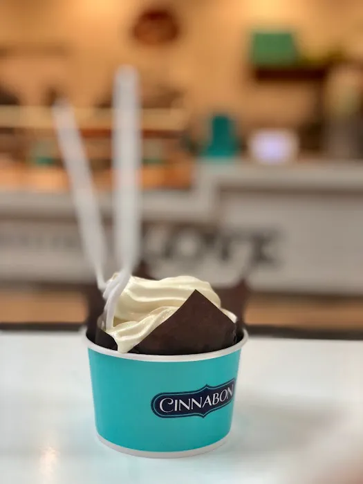 Cinnabon Picture 7