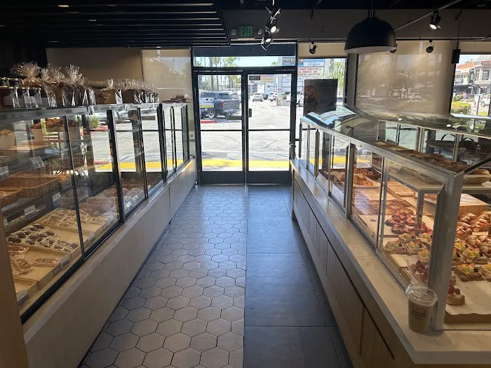 Paris Baguette Picture 1