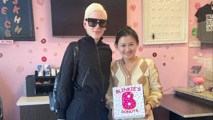 Blinkie’s Donuts-Encino Picture 7