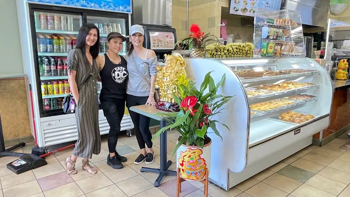 DC DONUT CAFE Picture 5